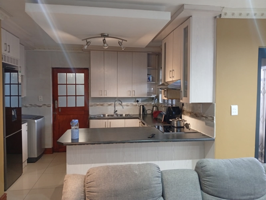 3 Bedroom Property for Sale in Ilitha Park Western Cape